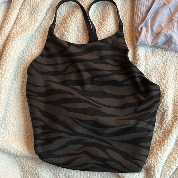 Workout top bundle - Picture 3 of 7